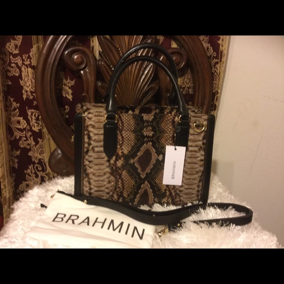 Brahmin bag 2 way SOLD TO TRADESY - Picture 7 of 8